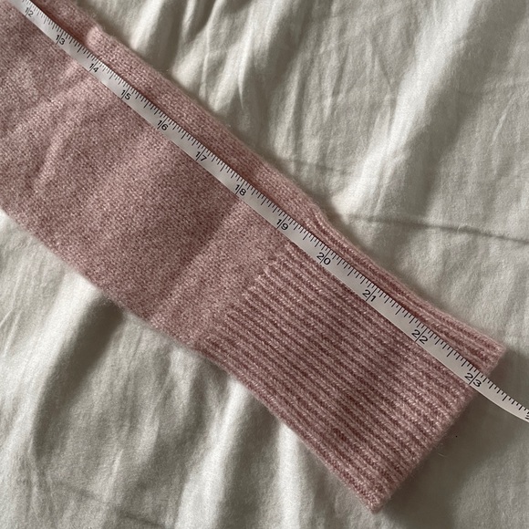 Aritzia Babaton Soft Pink cashmere Crew Neck Sweater xxs - Picture 6 of 6